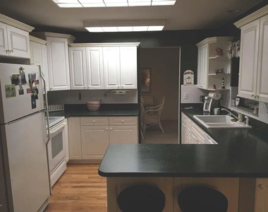 4825 Squires Drive - Photo Thumbnail 4