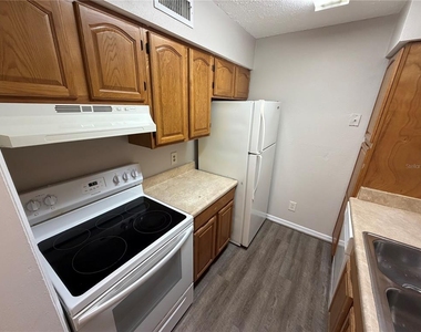345 Wymore Road - Photo Thumbnail 5