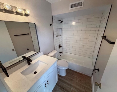 345 Wymore Road - Photo Thumbnail 11