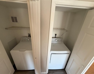 345 Wymore Road - Photo Thumbnail 7