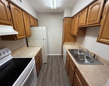 345 Wymore Road - Photo Thumbnail 4
