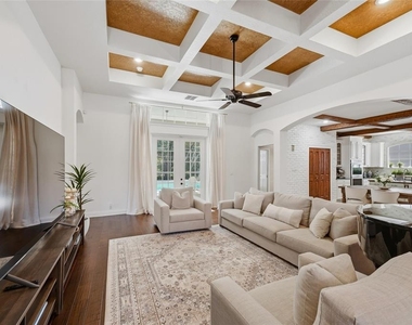 11438 Claymont Circle - Photo Thumbnail 6