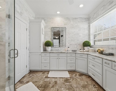 11438 Claymont Circle - Photo Thumbnail 16