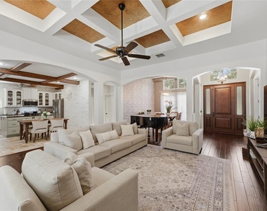 11438 Claymont Circle - Photo Thumbnail 5