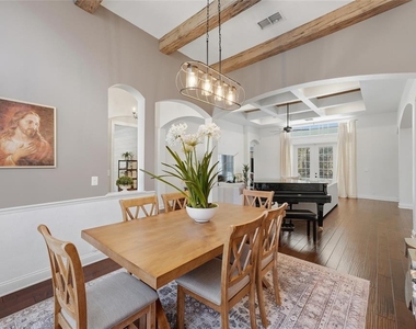 11438 Claymont Circle - Photo Thumbnail 2