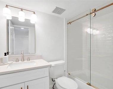 3024 Plaza Terrace Drive - Photo Thumbnail 9