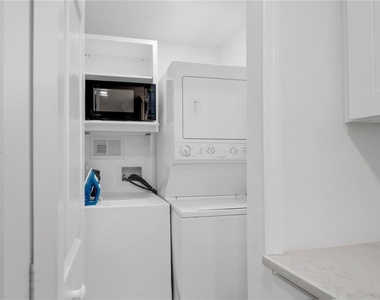 3024 Plaza Terrace Drive - Photo Thumbnail 11