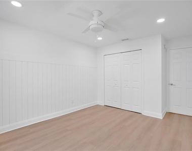 3024 Plaza Terrace Drive - Photo Thumbnail 8