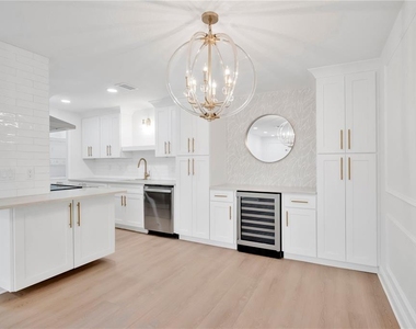 3024 Plaza Terrace Drive - Photo Thumbnail 3