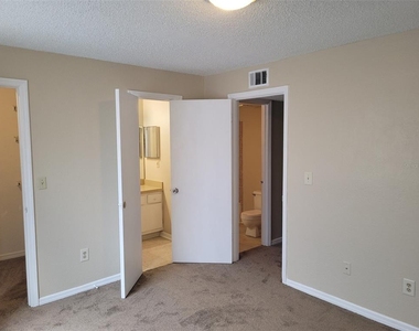 5785 Gatlin Avenue - Photo Thumbnail 7