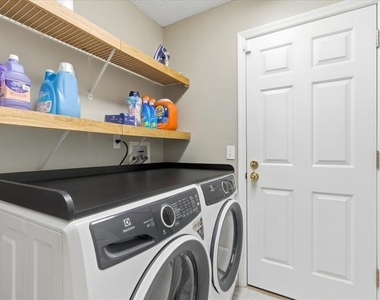 2937 Cedar Glen Place - Photo Thumbnail 19