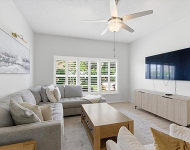 2937 Cedar Glen Place - Photo Thumbnail 3