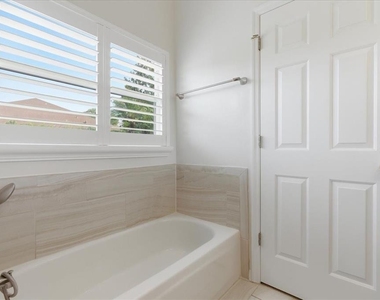 2937 Cedar Glen Place - Photo Thumbnail 15