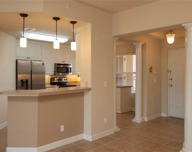 424 Luna Bella Lane - Photo Thumbnail 5
