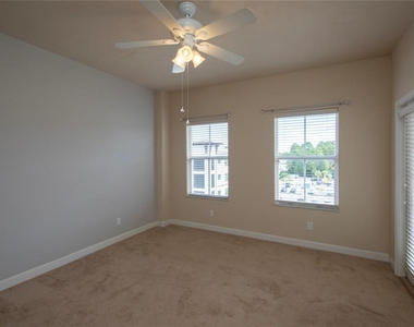 424 Luna Bella Lane - Photo Thumbnail 19