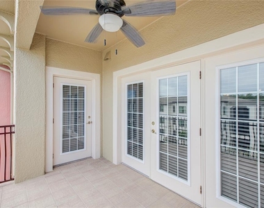 424 Luna Bella Lane - Photo Thumbnail 13