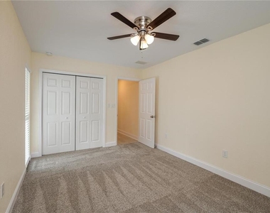 407 Princess Place - Photo Thumbnail 18
