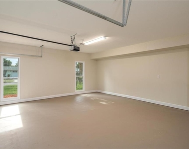 407 Princess Place - Photo Thumbnail 26