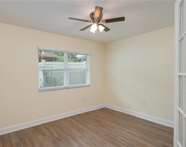 407 Princess Place - Photo Thumbnail 20