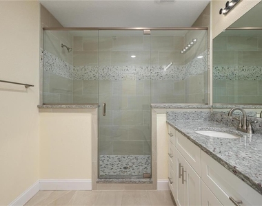 407 Princess Place - Photo Thumbnail 15