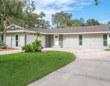 407 Princess Place - Photo Thumbnail 1