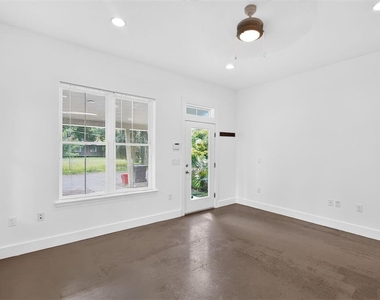 727 Nw 4th Avenue - Photo Thumbnail 7