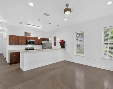 727 Nw 4th Avenue - Photo Thumbnail 5