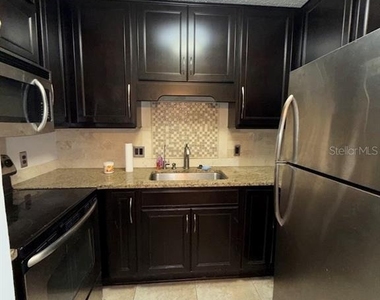 914 Sw 8th Avenue - Photo Thumbnail 3
