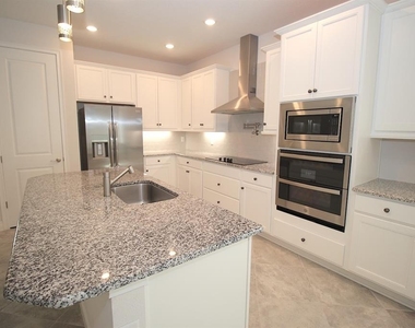 109 Huntington Place - Photo Thumbnail 20