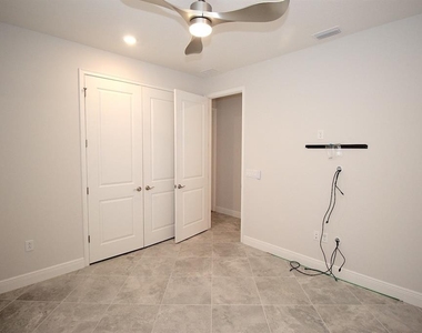 109 Huntington Place - Photo Thumbnail 47