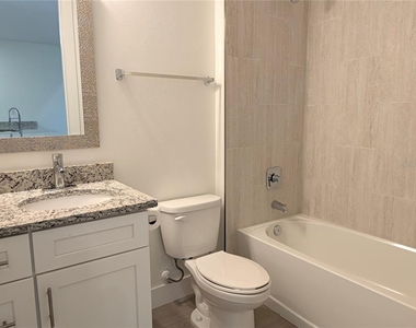174 Madrid Boulevard - Photo Thumbnail 20
