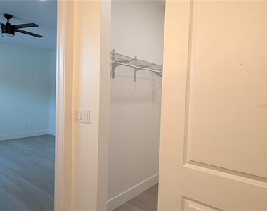 174 Madrid Boulevard - Photo Thumbnail 5