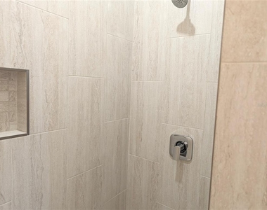 174 Madrid Boulevard - Photo Thumbnail 12