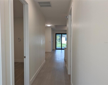 174 Madrid Boulevard - Photo Thumbnail 2
