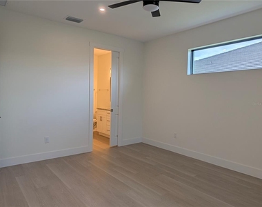 174 Madrid Boulevard - Photo Thumbnail 15
