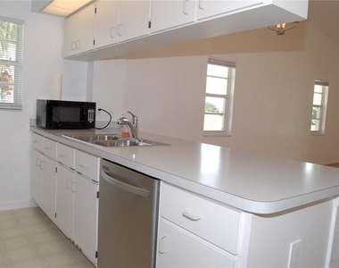 1512 Rio De Janeiro Avenue - Photo Thumbnail 5