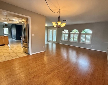 523 Toulouse Drive - Photo Thumbnail 4