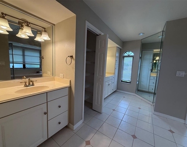 523 Toulouse Drive - Photo Thumbnail 14