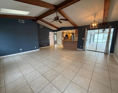 523 Toulouse Drive - Photo Thumbnail 8