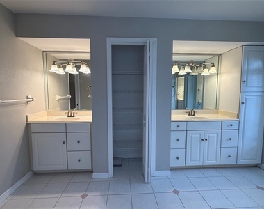523 Toulouse Drive - Photo Thumbnail 17