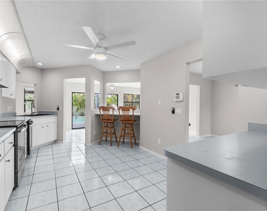 10260 Deerwood Avenue - Photo Thumbnail 3