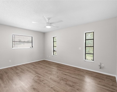 10260 Deerwood Avenue - Photo Thumbnail 16