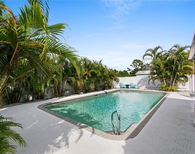 10260 Deerwood Avenue - Photo Thumbnail 32
