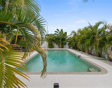 10260 Deerwood Avenue - Photo Thumbnail 30