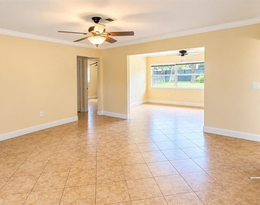 6219 Hollywood Boulevard - Photo Thumbnail 9
