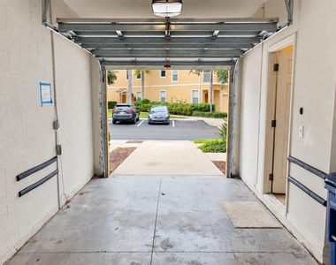 3554 Parkridge Circle - Photo Thumbnail 3