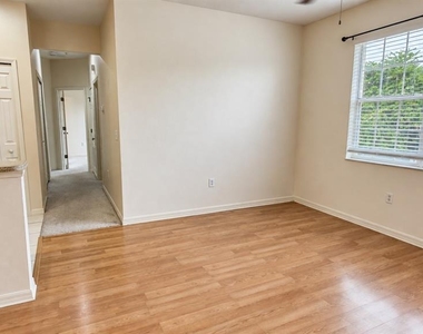 3554 Parkridge Circle - Photo Thumbnail 7