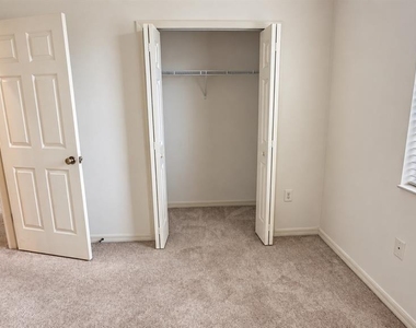 3554 Parkridge Circle - Photo Thumbnail 11