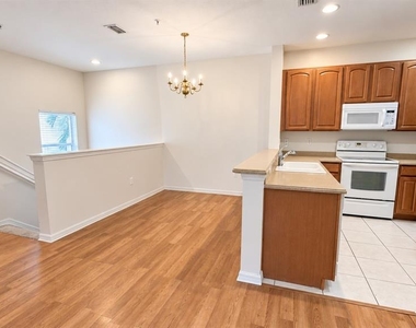 3554 Parkridge Circle - Photo Thumbnail 6
