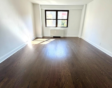   East 87 Street - Photo Thumbnail 6